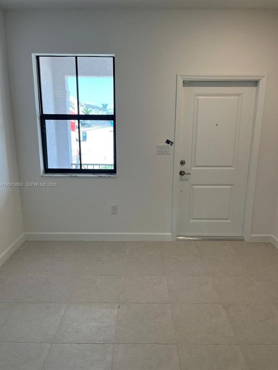 For Rent: $3,100 (4 beds, 2 baths, 1820 Square Feet)