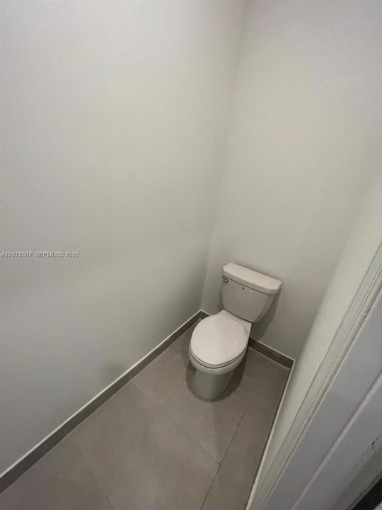 For Rent: $3,100 (4 beds, 2 baths, 1820 Square Feet)