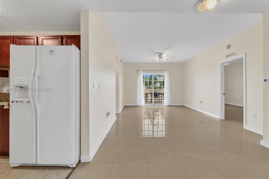 For Rent: $2,600 (2 beds, 2 baths, 1285 Square Feet)