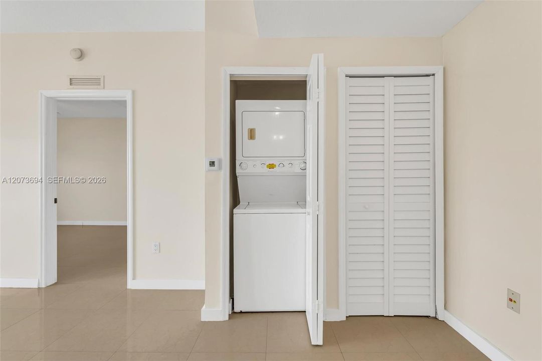 For Rent: $2,600 (2 beds, 2 baths, 1285 Square Feet)