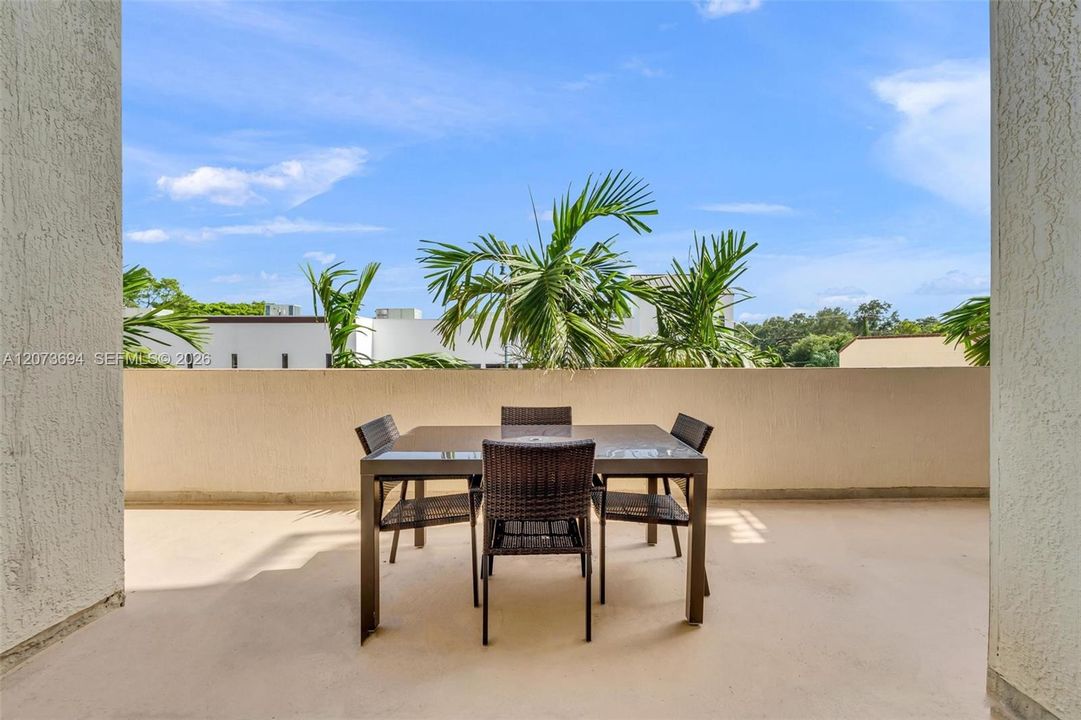 For Rent: $2,600 (2 beds, 2 baths, 1285 Square Feet)