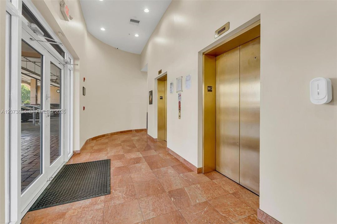 For Rent: $2,600 (2 beds, 2 baths, 1285 Square Feet)