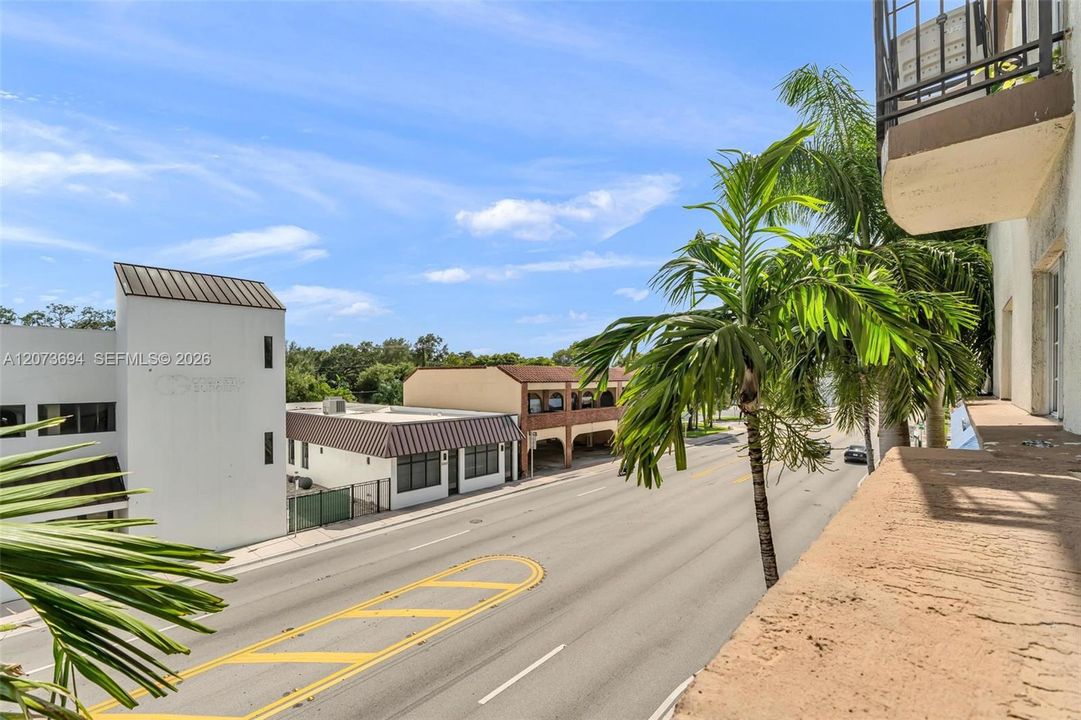 For Rent: $2,600 (2 beds, 2 baths, 1285 Square Feet)