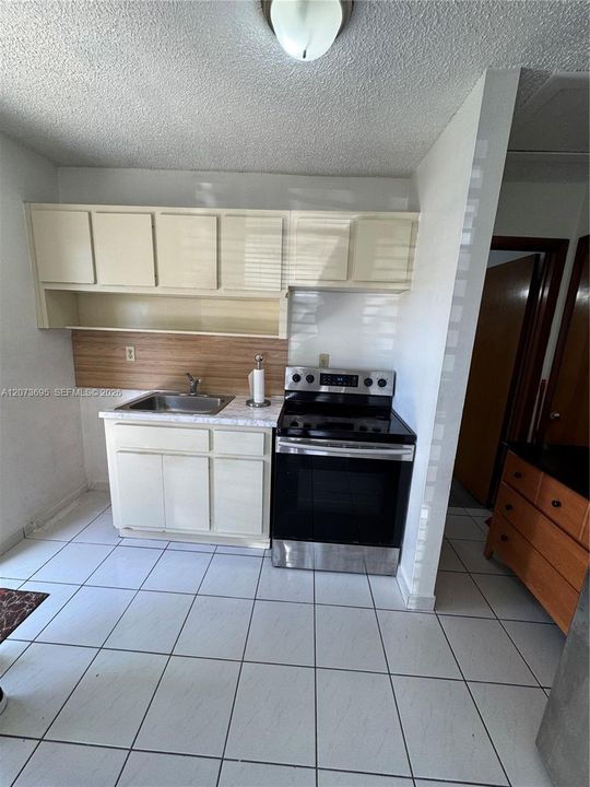 В аренду: $1,800 (1 спален, 1 ванн, 600 Квадратных фут)