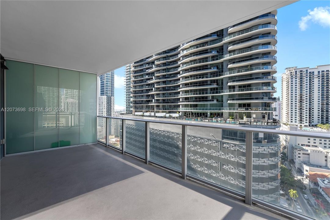 В аренду: $4,950 (1 спален, 1 ванн, 975 Квадратных фут)