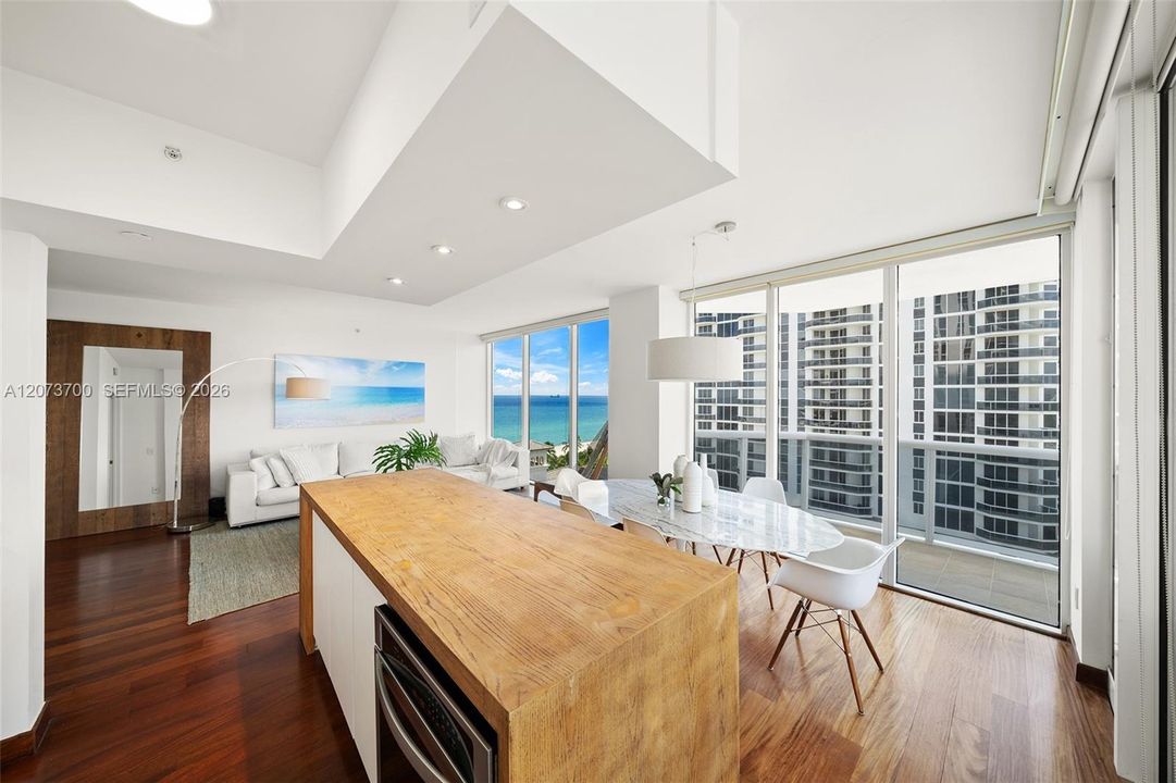 For Rent: $8,400 (2 beds, 2 baths, 1380 Square Feet)