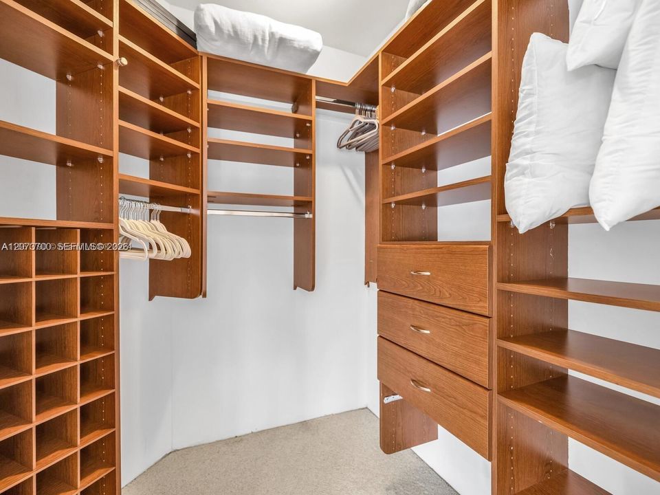 For Rent: $8,400 (2 beds, 2 baths, 1380 Square Feet)