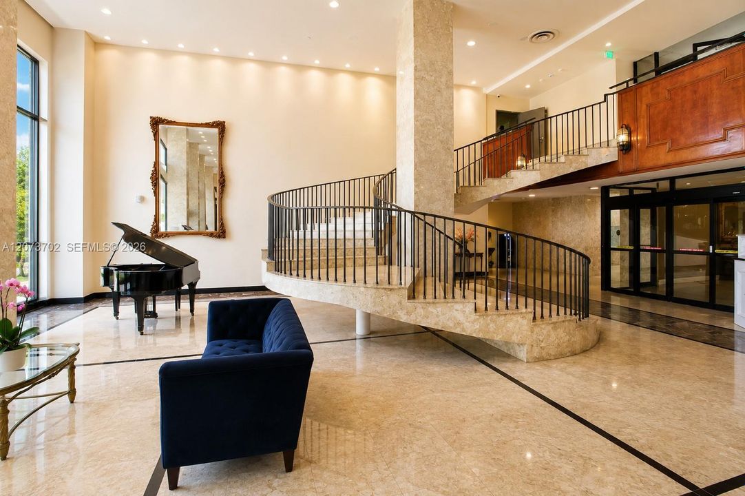 For Sale: $795,000 (2 beds, 2 baths, 930 Square Feet)