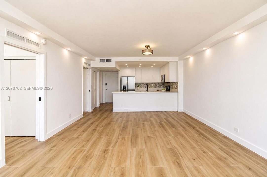 Dining & Kitchen