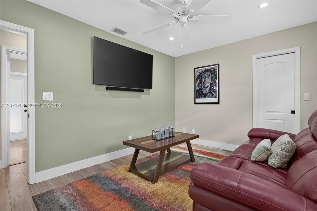 For Sale: $815,000 (4 beds, 3 baths, 2553 Square Feet)