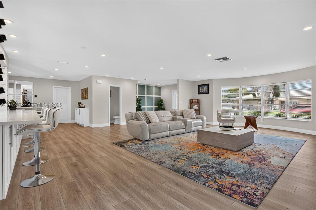 For Sale: $815,000 (4 beds, 3 baths, 2553 Square Feet)