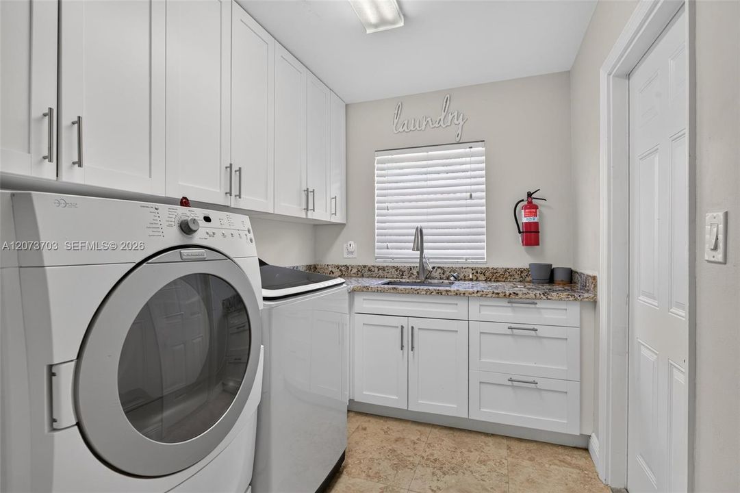 For Sale: $815,000 (4 beds, 3 baths, 2553 Square Feet)