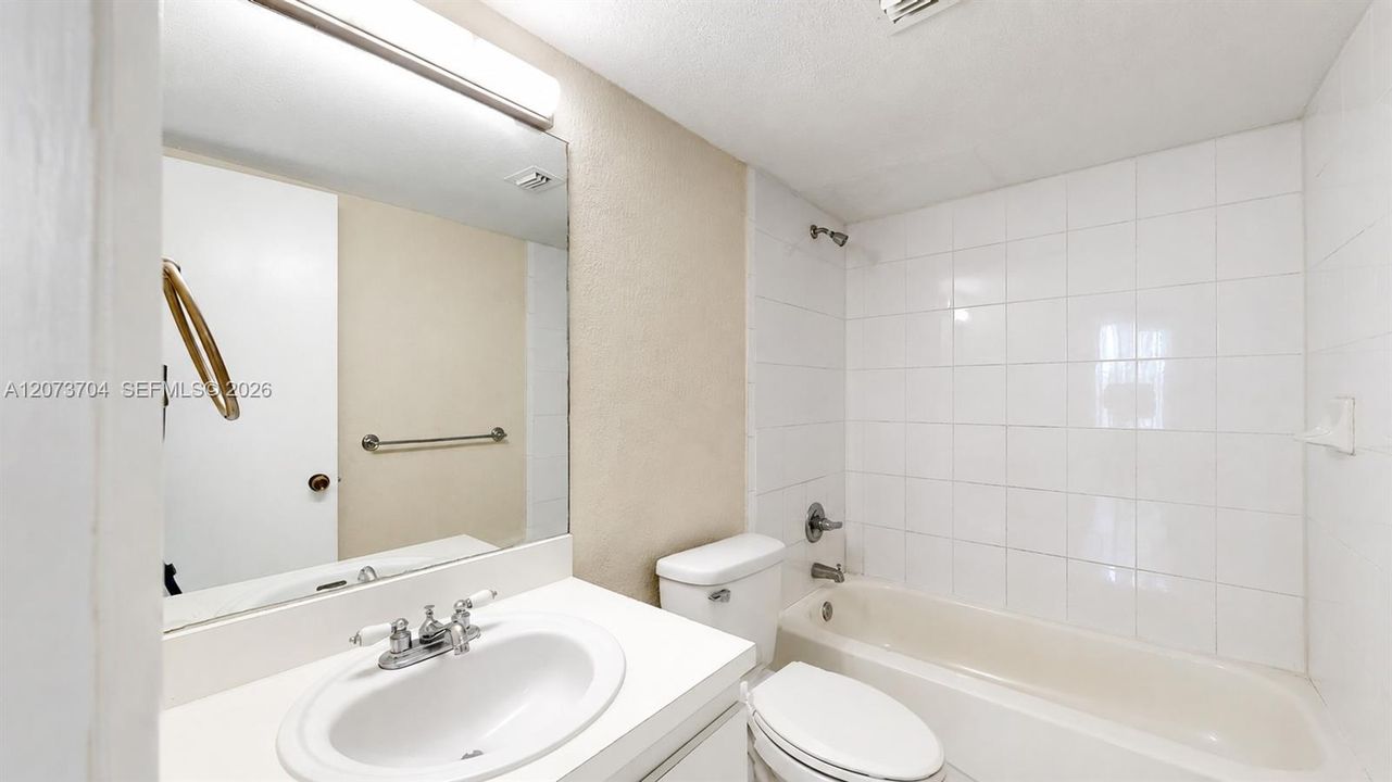 En Venta: $260,000 (2 camas, 2 baños, 1010 Pies cuadrados)