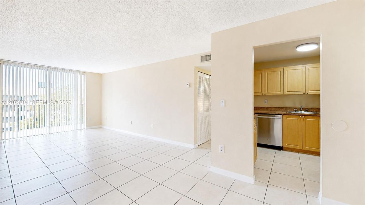 En Venta: $260,000 (2 camas, 2 baños, 1010 Pies cuadrados)