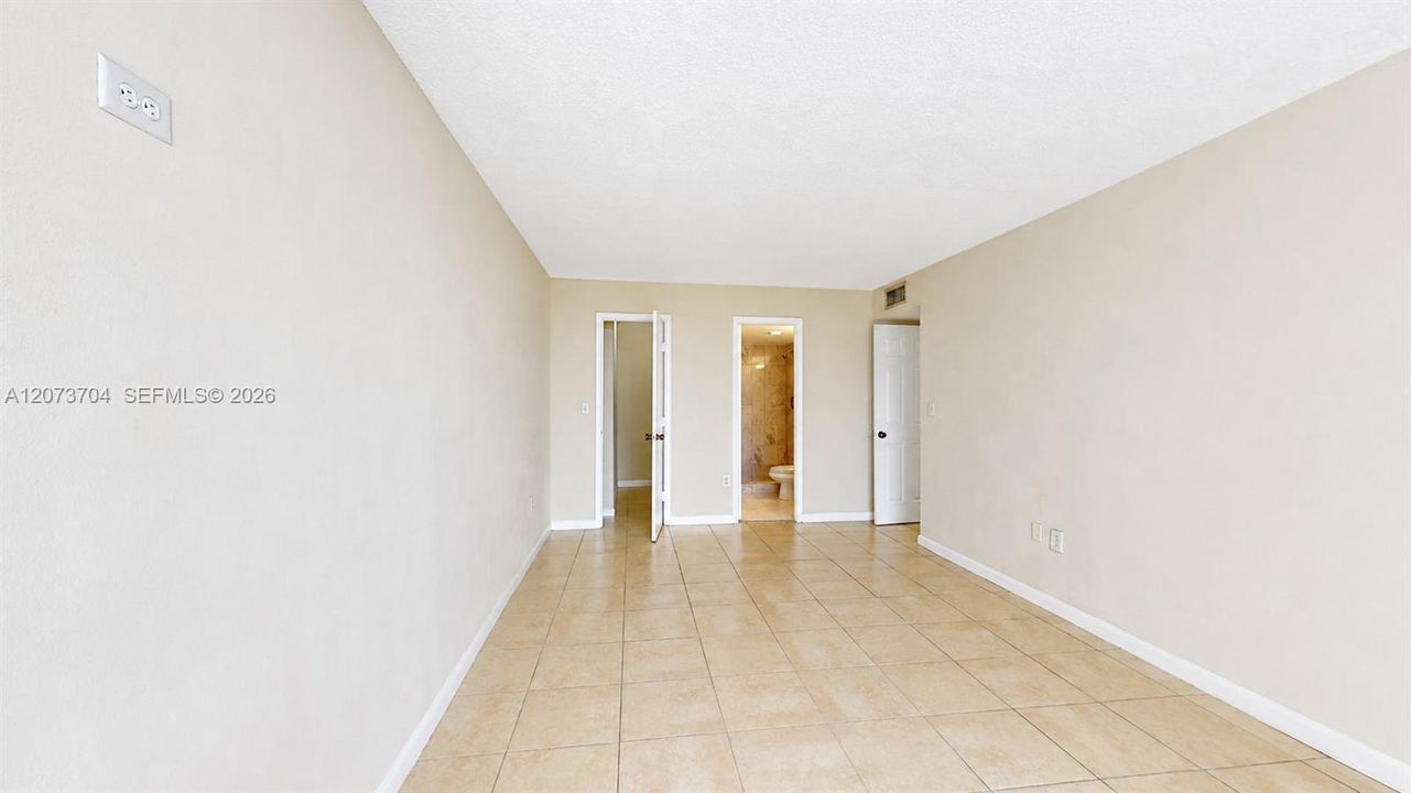 En Venta: $260,000 (2 camas, 2 baños, 1010 Pies cuadrados)