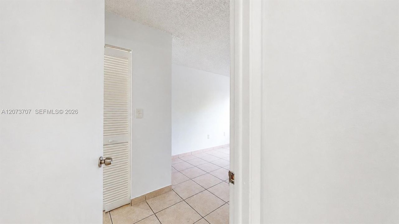 En Venta: $245,000 (2 camas, 2 baños, 896 Pies cuadrados)