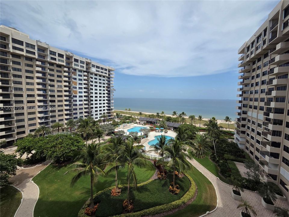 For Sale: $1,100,000 (2 beds, 2 baths, 1760 Square Feet)