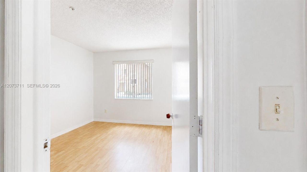 En Venta: $300,000 (3 camas, 2 baños, 1100 Pies cuadrados)