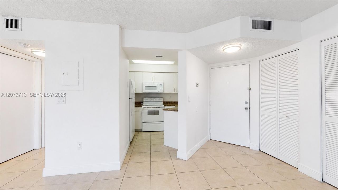 En Venta: $180,000 (1 camas, 1 baños, 796 Pies cuadrados)