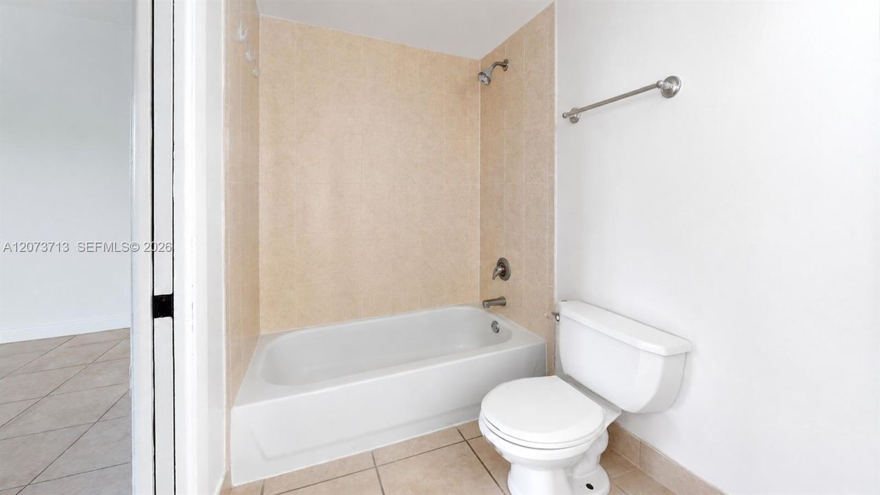 En Venta: $180,000 (1 camas, 1 baños, 796 Pies cuadrados)