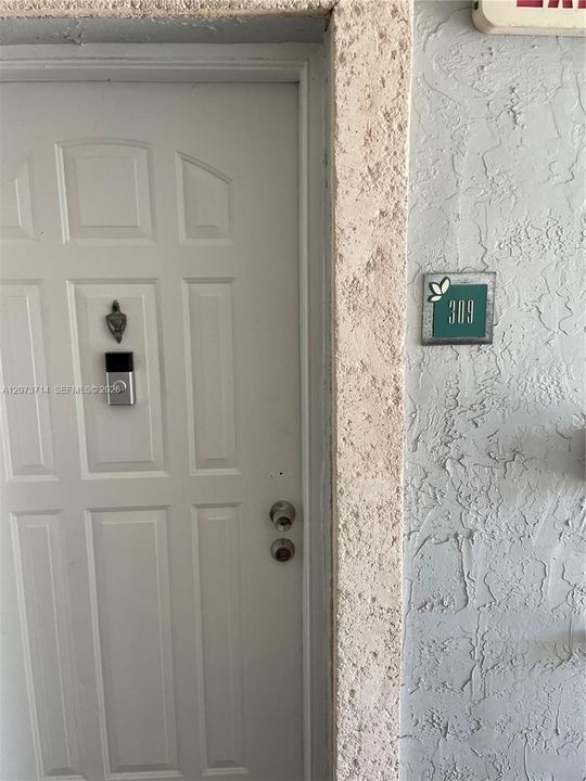 En Venta: $240,000 (2 camas, 2 baños, 1113 Pies cuadrados)