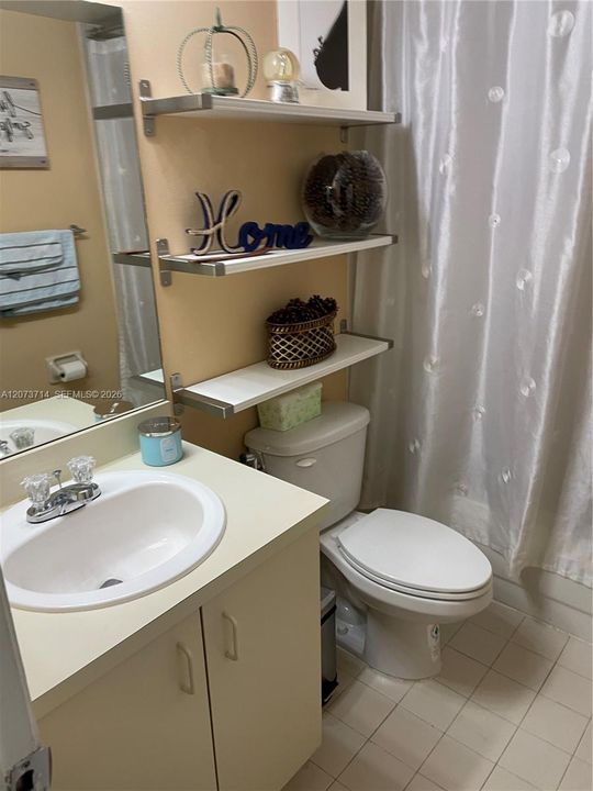 En Venta: $240,000 (2 camas, 2 baños, 1113 Pies cuadrados)