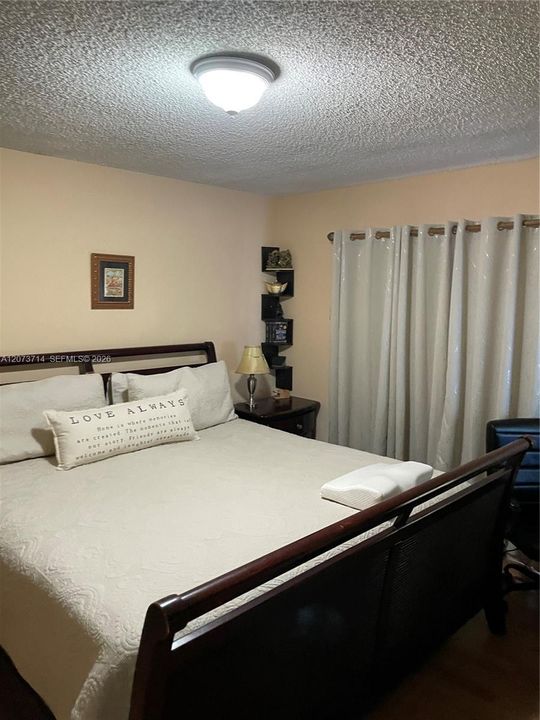 En Venta: $240,000 (2 camas, 2 baños, 1113 Pies cuadrados)