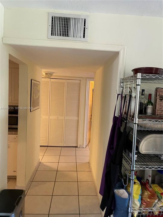 En Venta: $215,000 (2 camas, 1 baños, 880 Pies cuadrados)