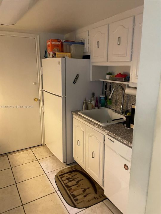 En Venta: $215,000 (2 camas, 1 baños, 880 Pies cuadrados)