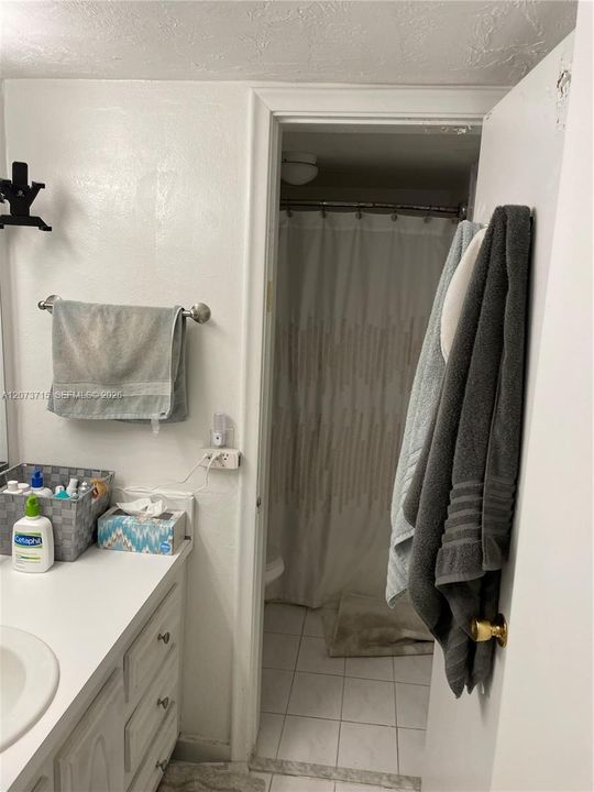 En Venta: $215,000 (2 camas, 1 baños, 880 Pies cuadrados)