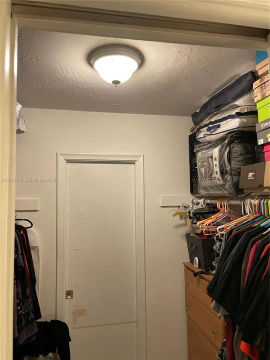 En Venta: $215,000 (2 camas, 1 baños, 880 Pies cuadrados)