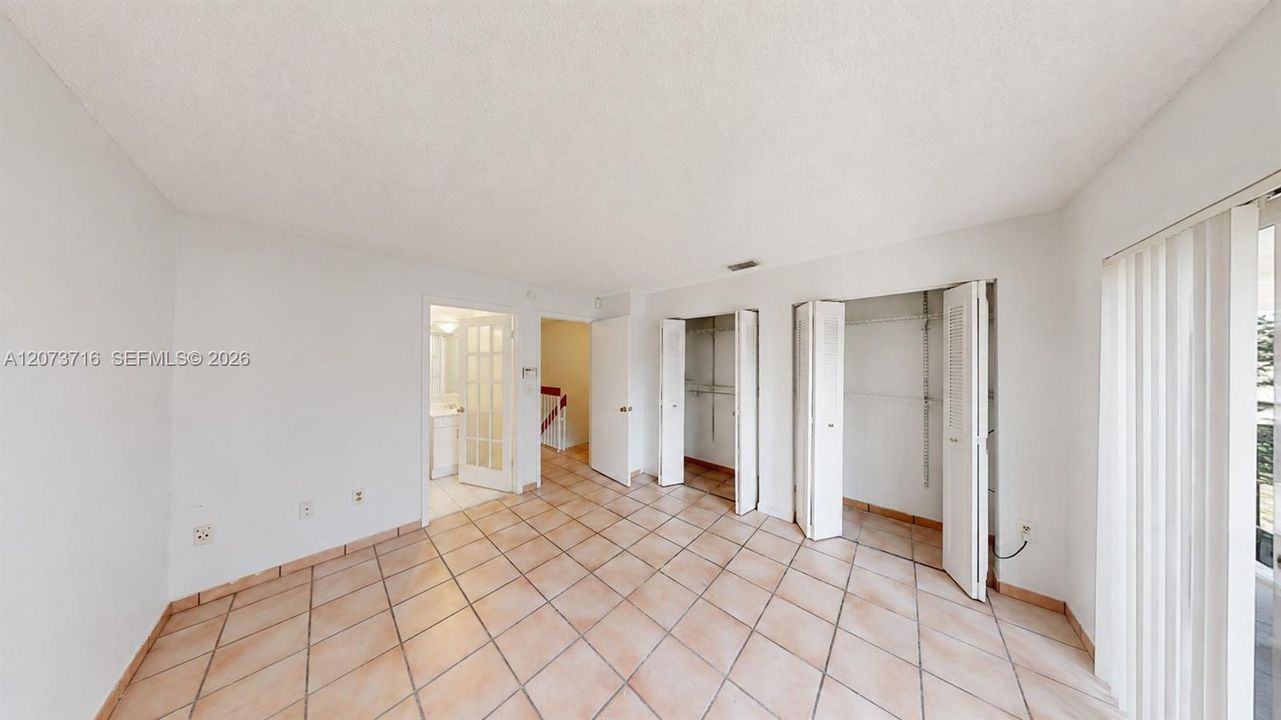 En Venta: $335,000 (2 camas, 2 baños, 1100 Pies cuadrados)