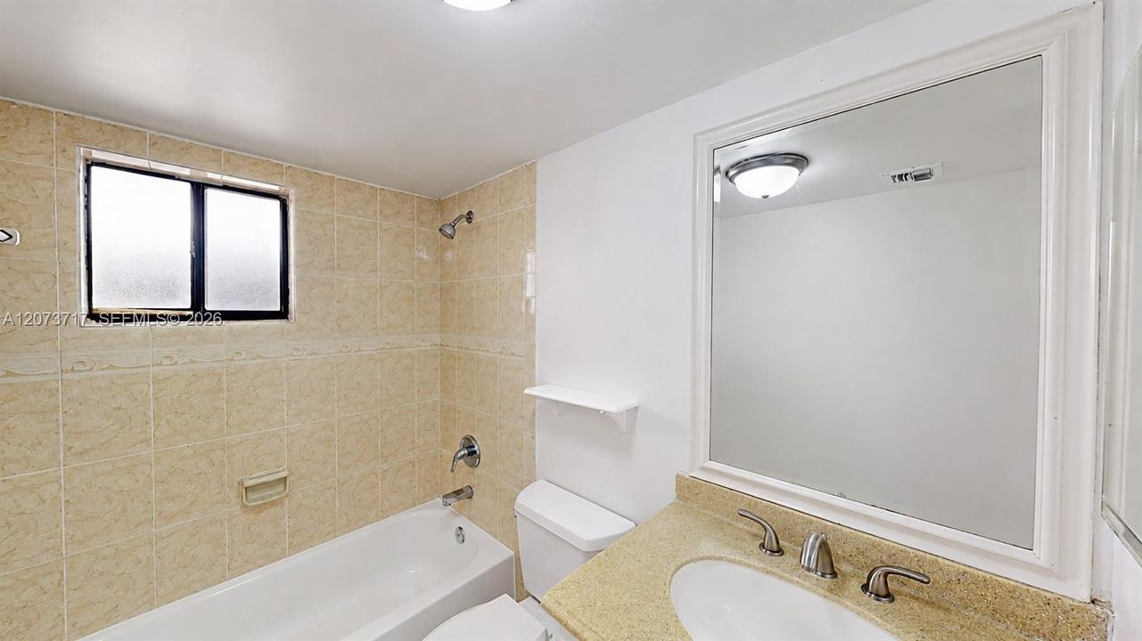 En Venta: $225,000 (2 camas, 2 baños, 965 Pies cuadrados)