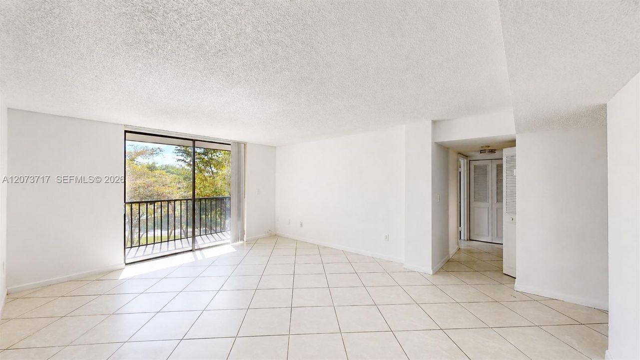 En Venta: $225,000 (2 camas, 2 baños, 965 Pies cuadrados)