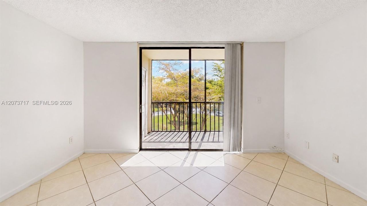 En Venta: $225,000 (2 camas, 2 baños, 965 Pies cuadrados)
