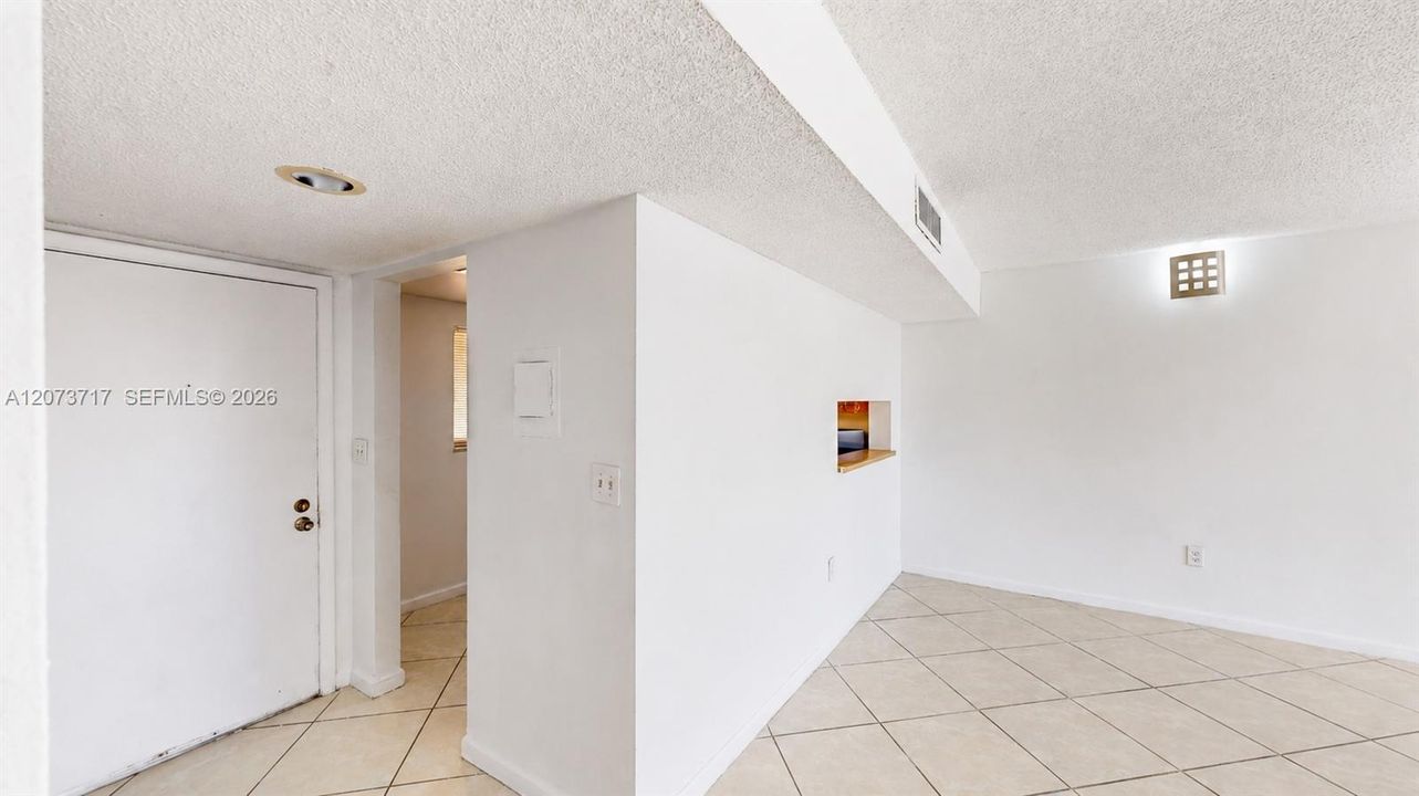 En Venta: $225,000 (2 camas, 2 baños, 965 Pies cuadrados)