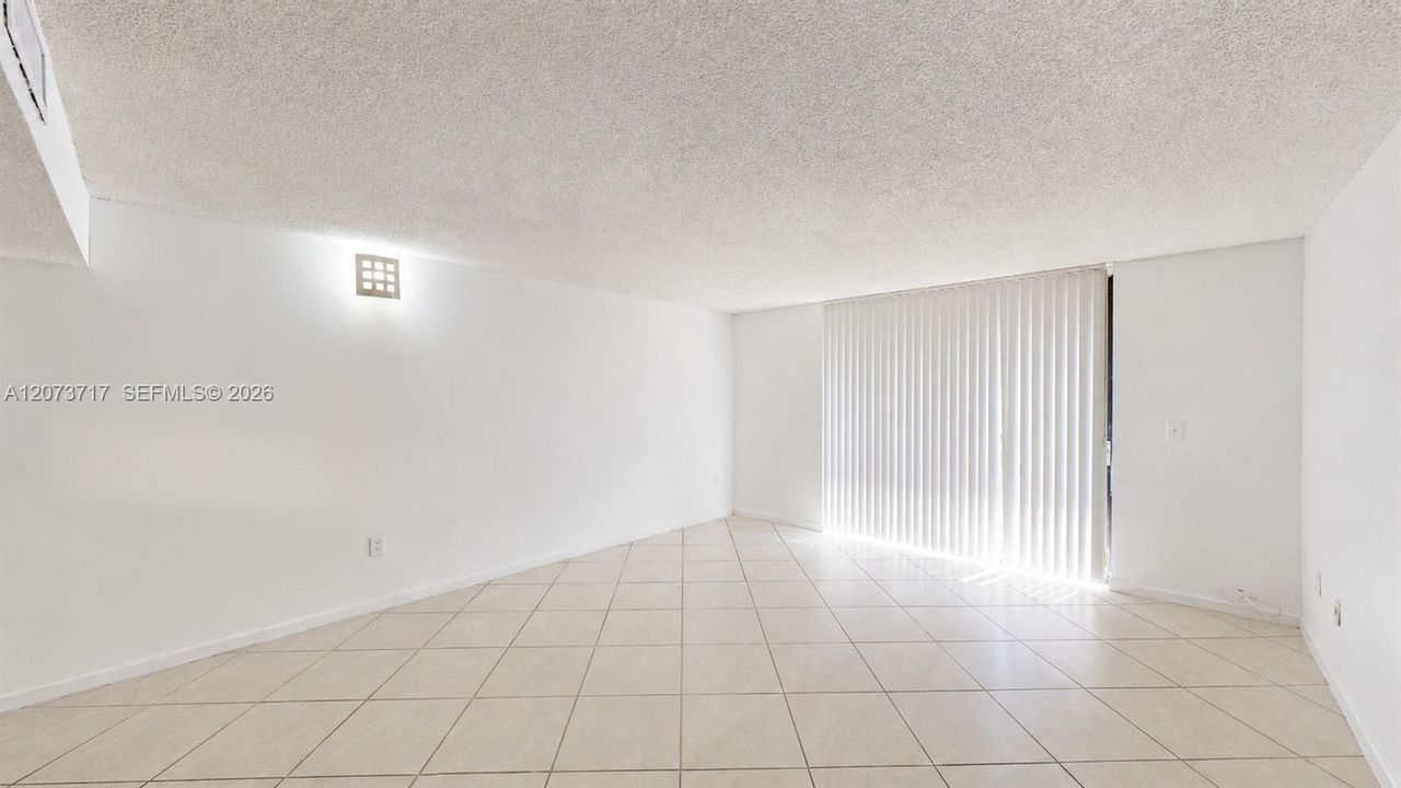 En Venta: $225,000 (2 camas, 2 baños, 965 Pies cuadrados)