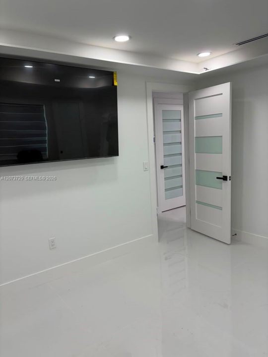 For Rent: $6,000 (3 beds, 2 baths, 1967 Square Feet)