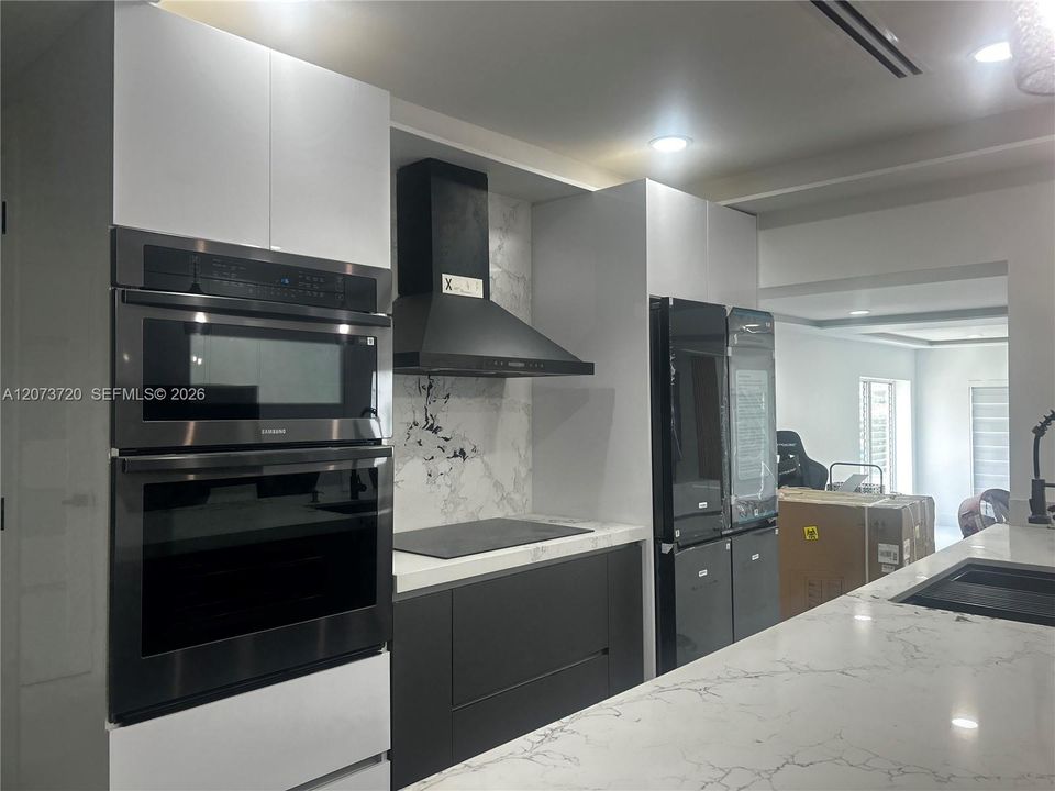 For Rent: $6,000 (3 beds, 2 baths, 1967 Square Feet)