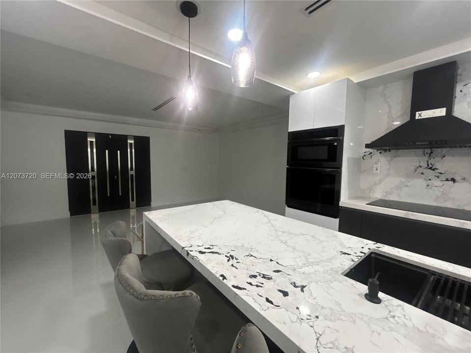 For Rent: $6,000 (3 beds, 2 baths, 1967 Square Feet)