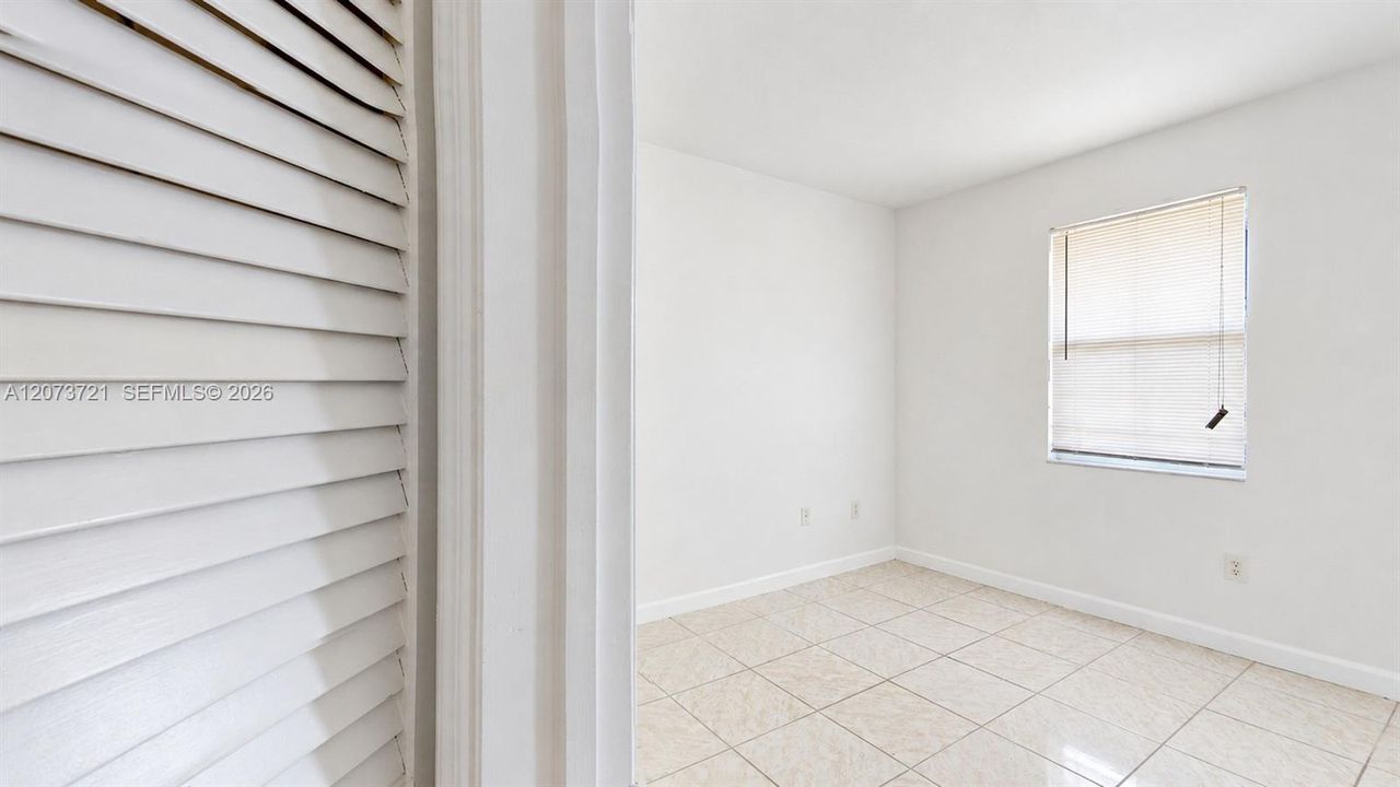For Sale: $240,000 (2 beds, 2 baths, 1290 Square Feet)