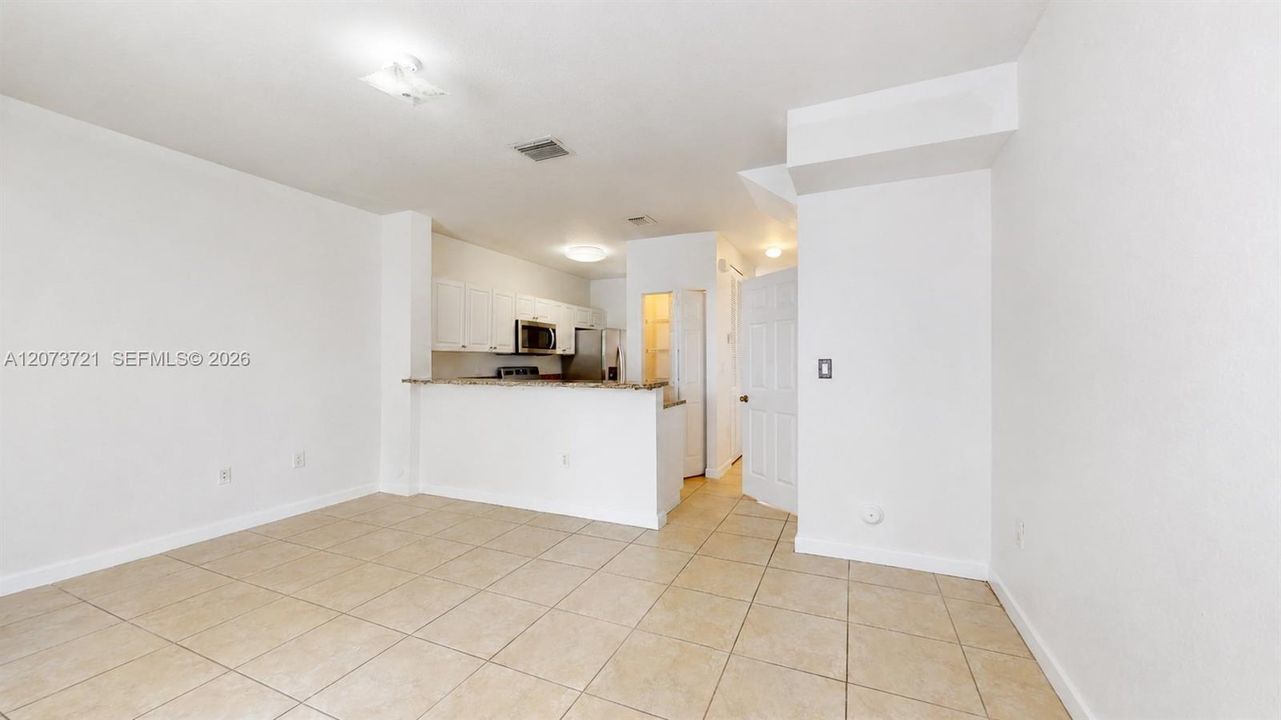 For Sale: $240,000 (2 beds, 2 baths, 1290 Square Feet)