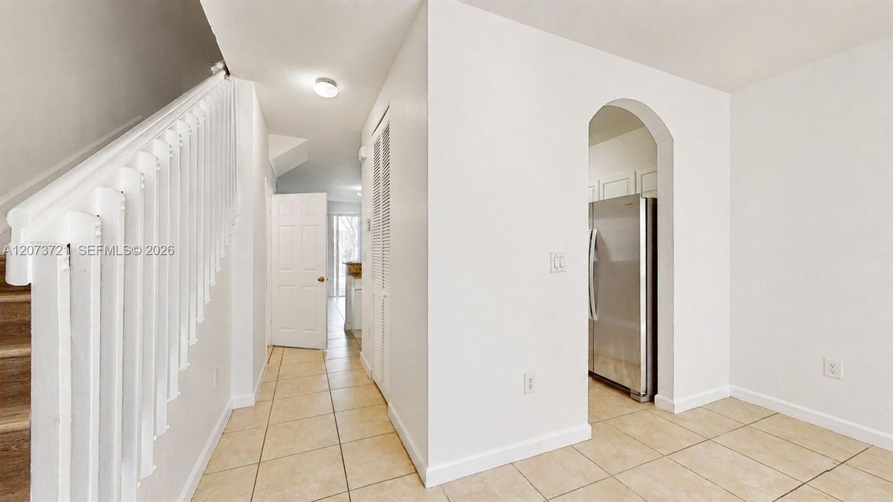 For Sale: $240,000 (2 beds, 2 baths, 1290 Square Feet)