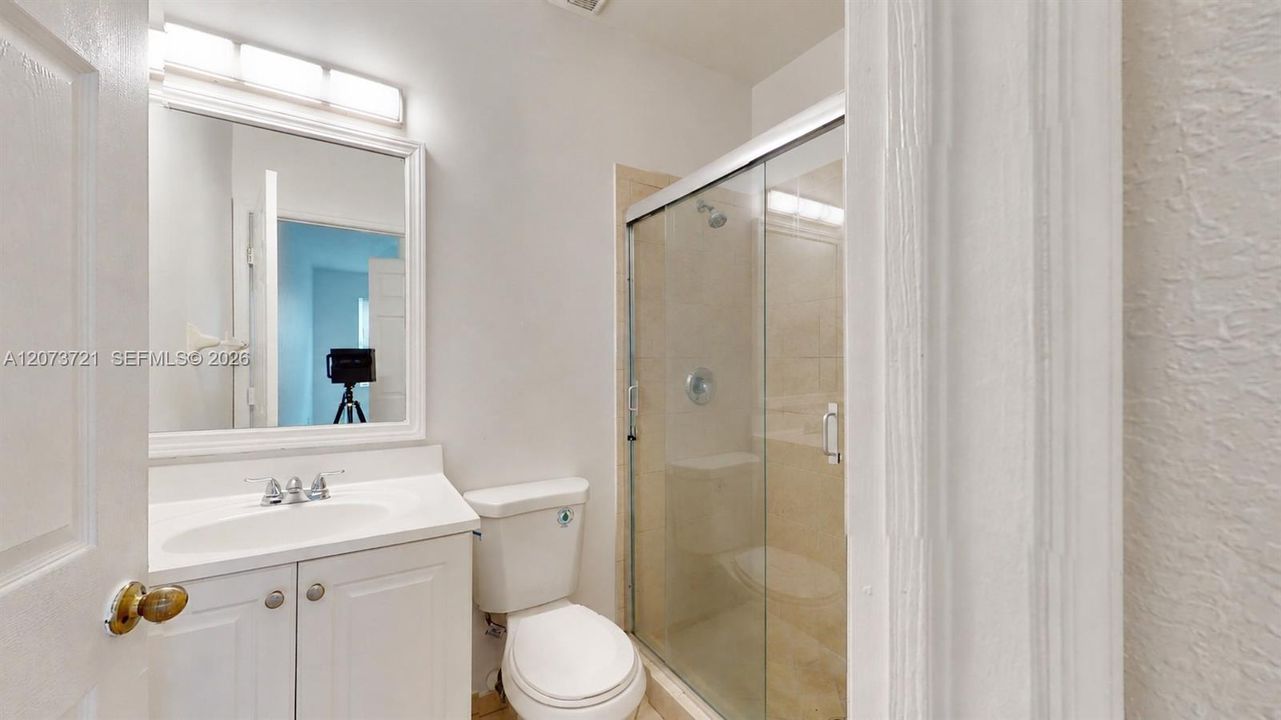 For Sale: $240,000 (2 beds, 2 baths, 1290 Square Feet)