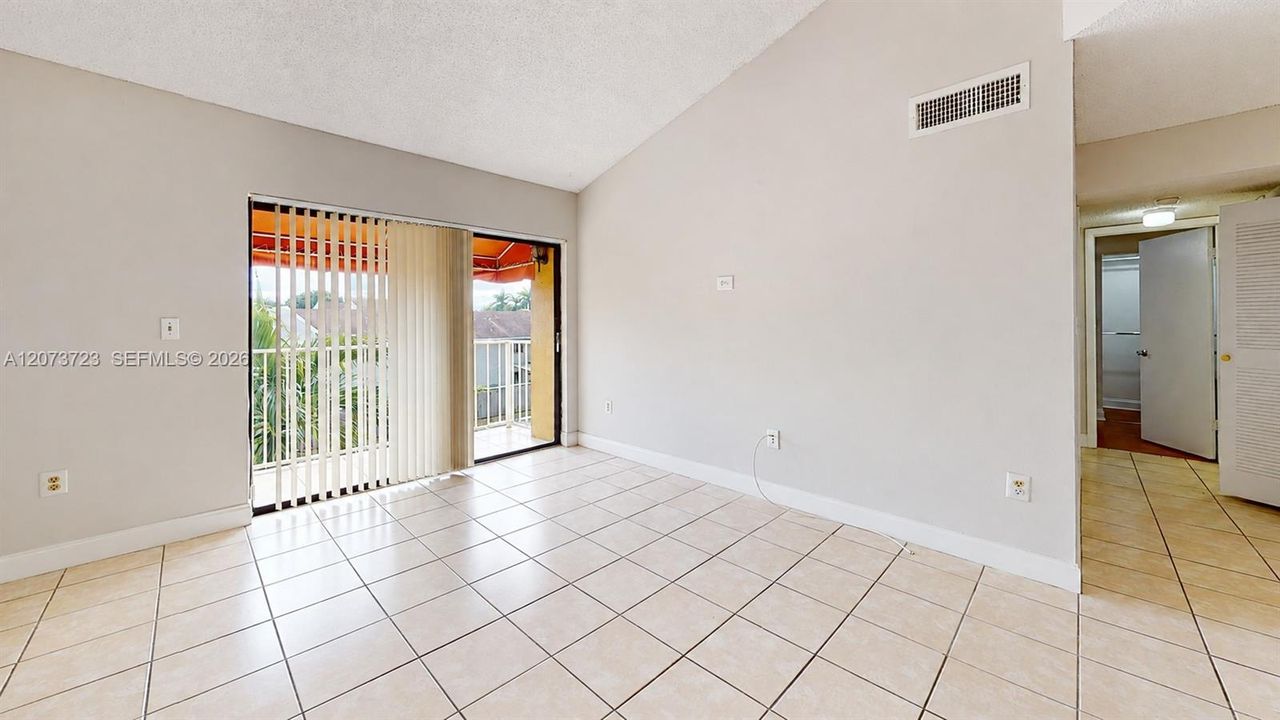 En Venta: $245,000 (2 camas, 2 baños, 896 Pies cuadrados)