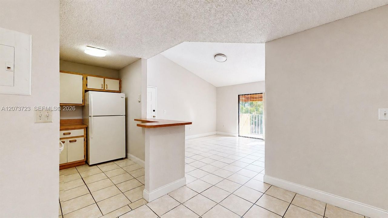 En Venta: $245,000 (2 camas, 2 baños, 896 Pies cuadrados)