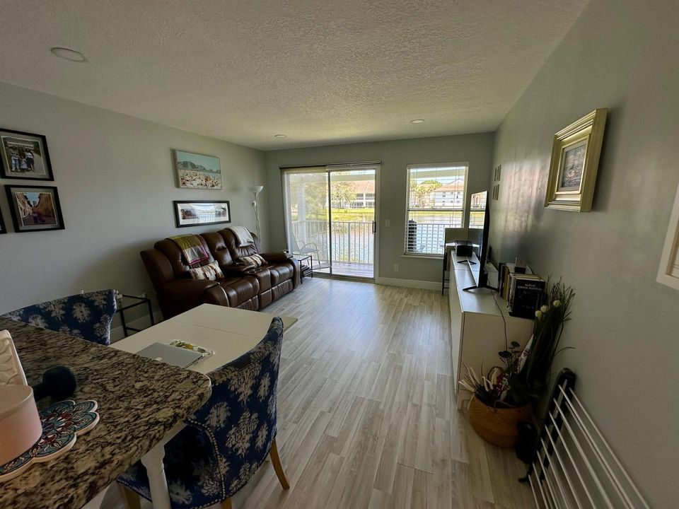 155 Cypress living room
