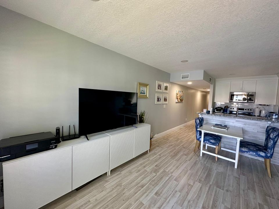 155 cypress living rm litchen, hall view