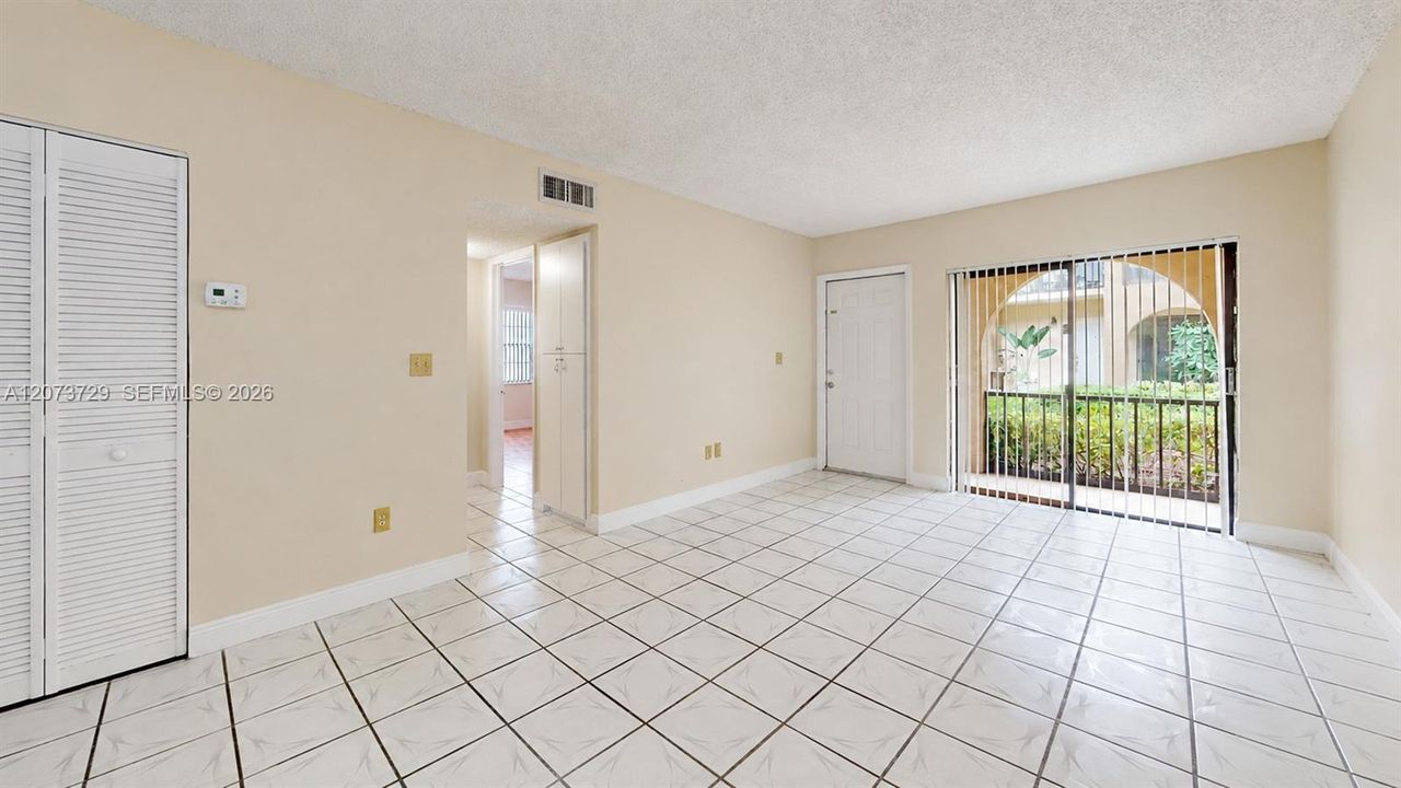 For Sale: $245,000 (2 beds, 2 baths, 900 Square Feet)