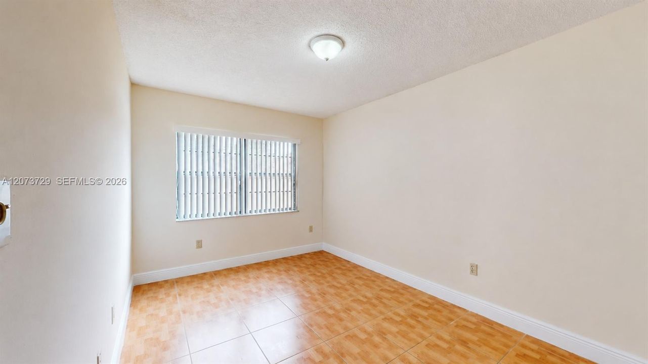 For Sale: $245,000 (2 beds, 2 baths, 900 Square Feet)